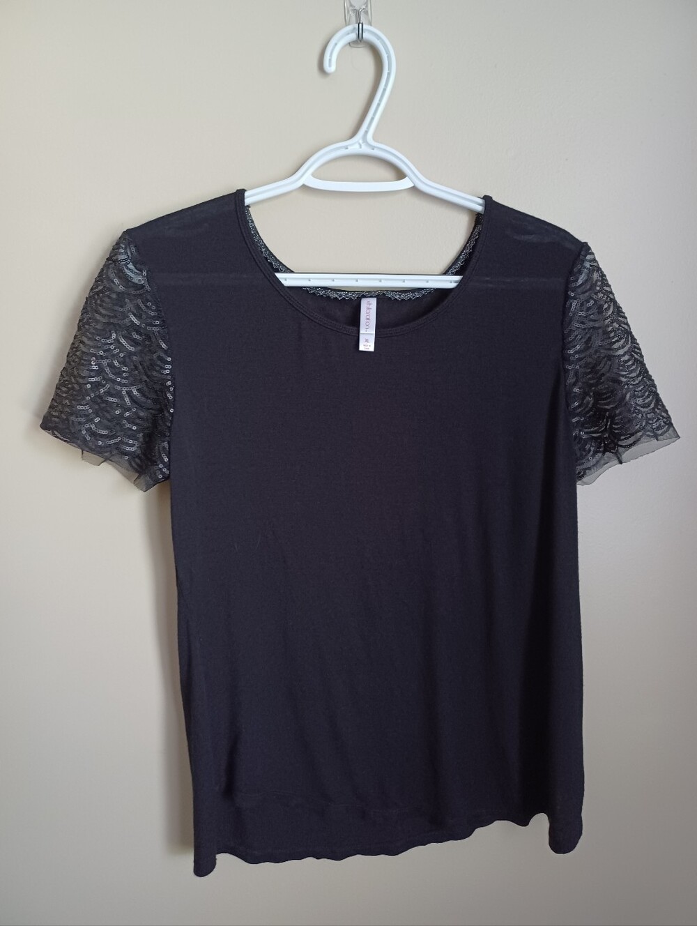 Women's Size XL Xhilararion Black Sequins Short Sleeve Rayon Spandex Shirt Top‎